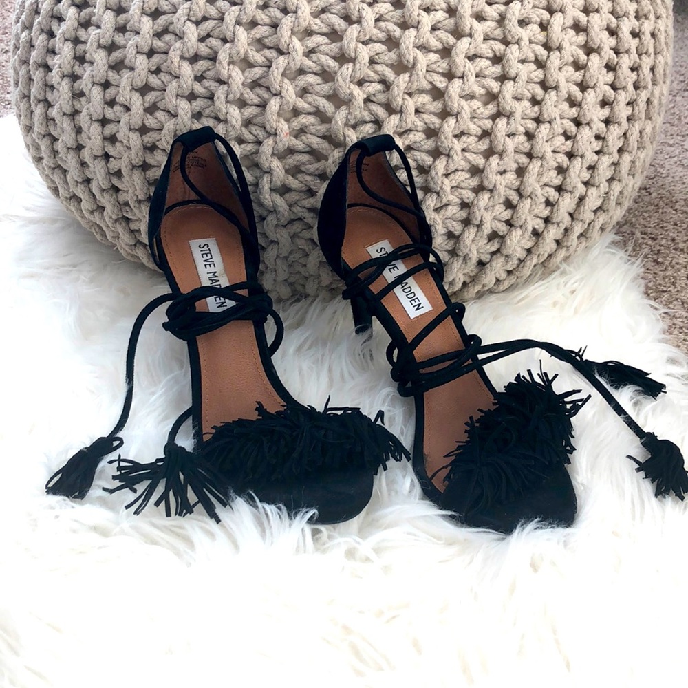 Steve Madden Sassey black fringe heels